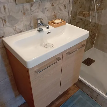L'essentiel Climatisee Avec Terrasse Sdb Prive